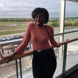 Meet your Posher, Monique